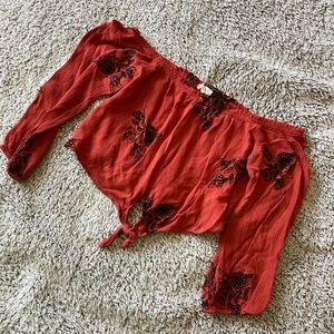 Off the shoulders, Burnt orange long sleeve